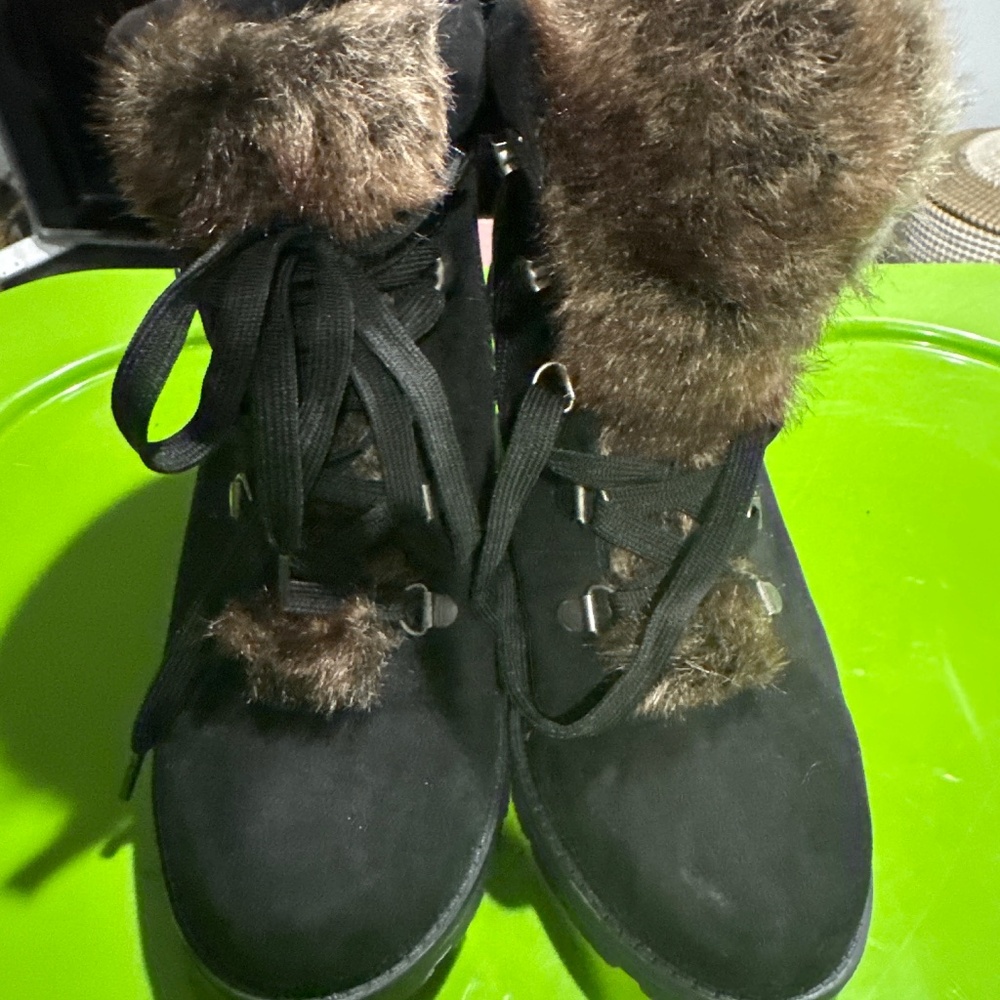Torrid Black Faux-Fur Trim Lace-Up Wedge Boots – Size 9.5W